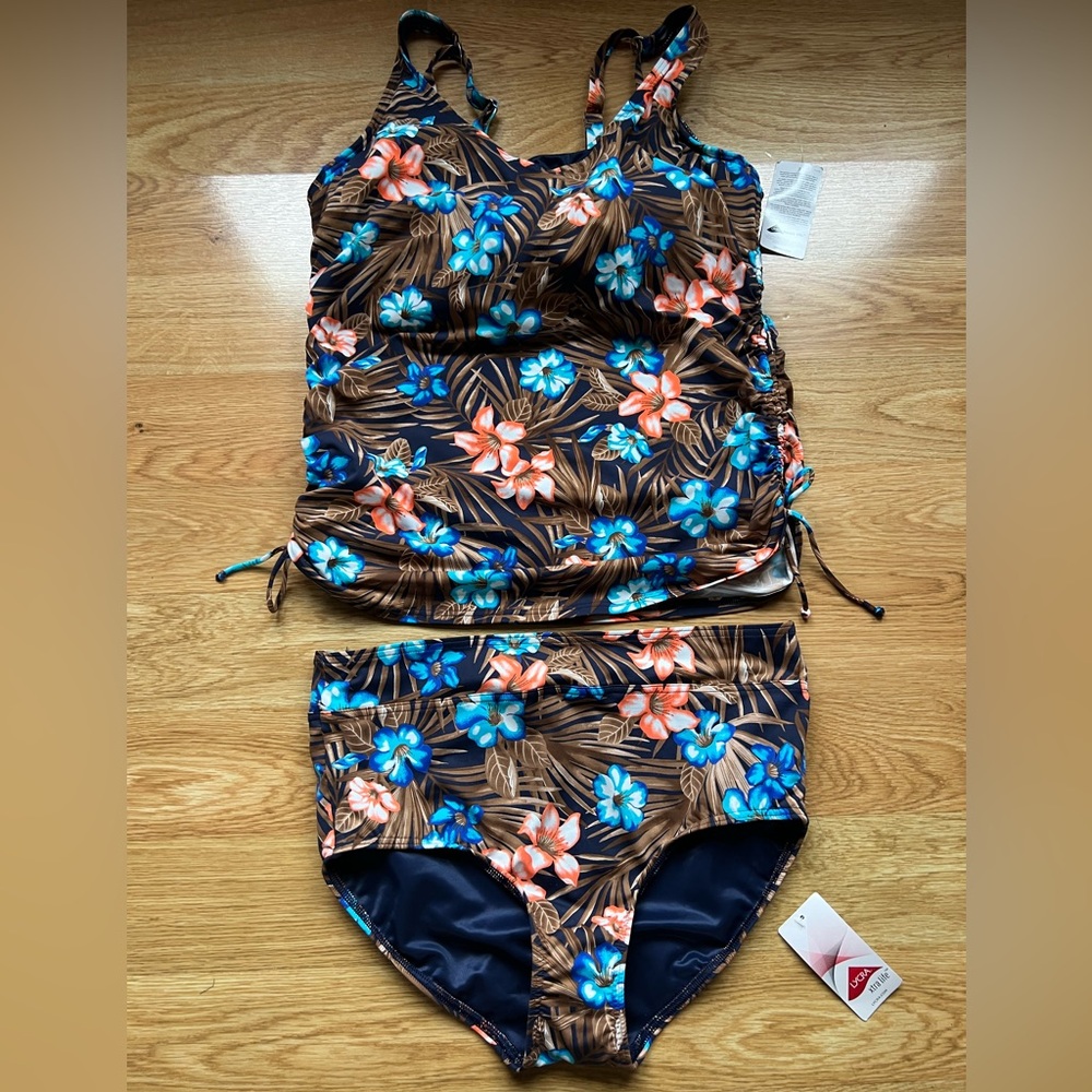 NEW Floral Tankini set with ruched sides, underwire and adjustable straps